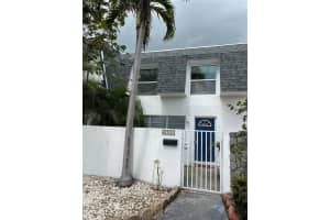 6753 SW 41st Drive, Davie, FL 33314 Sold 04/30/24