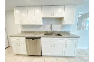 6753 SW 41st Drive, Davie, FL 33314 Sold 04/30/24