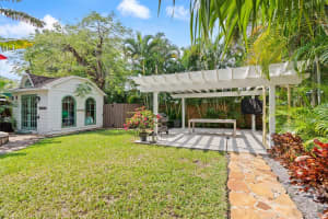 613 SE 12th Ter, Fort Lauderdale, FL 33301 Sold 04/19/24