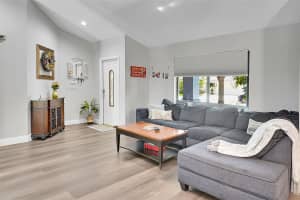 3210 Old Hickory Ct, Davie, FL 33328 Sold 05/16/24