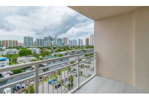 400 Kings Point Dr 1027, Sunny Isles Beach, FL 33160 Sold 06/07/24