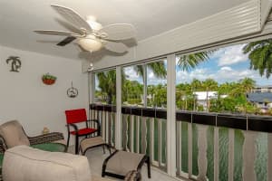 460 Paradise Isle Blvd 307, Hallandale Beach, FL 33009 Sold 05/15/24