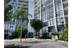 1000 Parkview Dr 406, Hallandale Beach, FL 33009 Sold 09/06/24