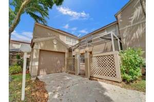 10923 Chandler Dr, Cooper City, FL 33026 Sold 05/16/24