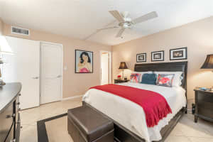 8921 S Hollybrook Blvd APT 208, Pembroke Pines, FL 33025, Sold 09/20/24