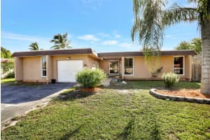 7702 NW 74th Ave, Tamarac, FL 33321 Sold 05/20/24