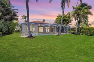 1090 Fairfield Meadows Dr, Weston, FL 33327 Sold 05/03/24