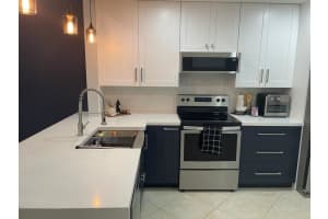 8837 W Sunrise Blvd, Plantation, FL 33322 Sold 04/19/24