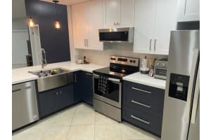 8837 W Sunrise Blvd, Plantation, FL 33322 Sold 04/19/24