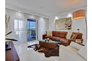 2081 S Ocean Dr 402, Hallandale Beach, FL 33009 Sold 04/12/24