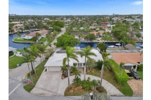 901 SE 10th Ct, Pompano Beach, FL 33060 Sold 09/17/24