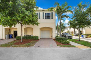 701 SW 2nd Ter, Pompano Beach, FL 33060 Sold 05/24/24