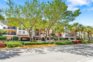 4445 El Mar Dr 212, Fort Lauderdale, FL 33308 Sold 05/29/24