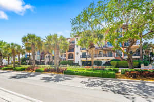 4445 El Mar Dr 212, Fort Lauderdale, FL 33308 Sold 05/29/24