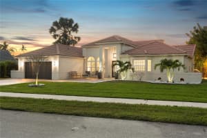 9561 HOLLYHOCK CT, Davie, FL 33328 Sold 04/23/24