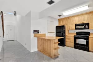 2274 Discovery Cir 2274, Deerfield Beach, FL 33442 Sold 08/16/24