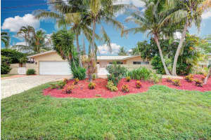 911 SE 11th St, Deerfield Beach, FL 33441 Sold 05/08/25