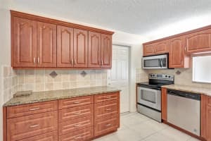 23 Via De Casas Sur 103, Boynton Beach, FL 33426 Sold 05/17/24