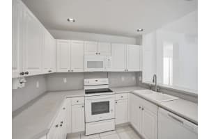 12455 Cristal Pointe Dr 101, Boynton Beach, FL 33437 Sold 05/15/24