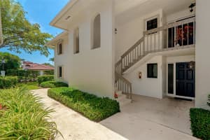 50 Pelican Pointe Dr 204, Delray Beach, FL 33483 Sold 06/20/24