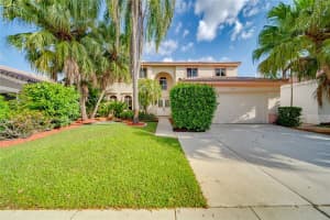 10773 SW 14th Pl, Davie, FL 33324 Sold 04/26/24