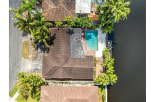 2941 NW 12th Ave, Wilton Manors, FL 33311 Sold 04/22/24