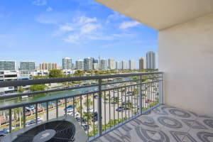 400 Kings Point Dr APT 725, Sunny Isles Beach, FL 33160, Sold 05/17/24