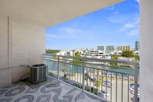 400 Kings Point Dr APT 725, Sunny Isles Beach, FL 33160, Sold 05/17/24