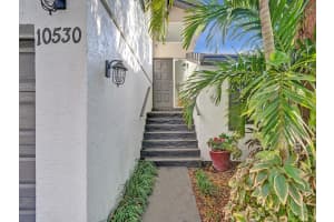 10530 La Placida Dr, Coral Springs, FL 33065 Sold 05/17/24
