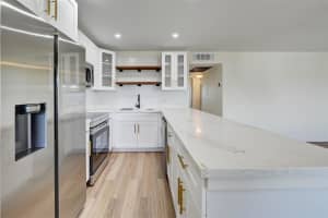 303 Markham N 303, Deerfield Beach, FL 33442 Sold 10/07/24