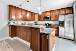 564 SE 28th Circle 19C, Boynton Beach, FL 33435 Sold 10/01/24