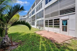 1027 Swansea B 1027, Deerfield Beach, FL 33442 Sold 09/17/24