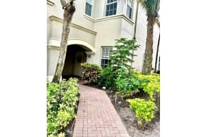 7538 SW Herrington Ln 7538, Stuart, FL 34997 Sold 05/10/24
