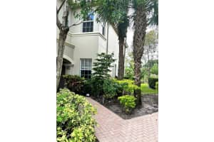 7538 SW Herrington Ln 7538, Stuart, FL 34997 Sold 05/10/24