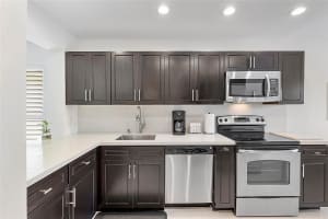 11 Stratford Dr East H, Boynton Beach, FL 33436 Sold 08/05/24