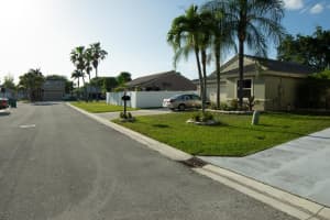 9871 S Grand Duke Cir, Tamarac, FL 33321 Sold 05/01/24