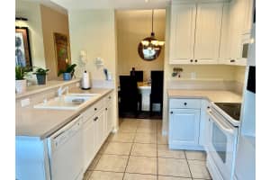 7735 Yardley Dr 313, Fort Lauderdale, FL 33321 Sold 10/23/24