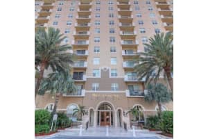 616 Clearwater Park Rd 1213, West Palm Beach, FL 33401 Sold 05/03/24