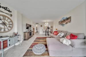 121 Royal Park Dr 3D, Oakland Park, FL 33309 Sold 07/12/24