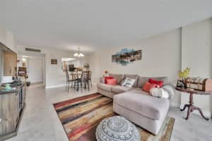 121 Royal Park Dr 3D, Oakland Park, FL 33309 Sold 07/12/24