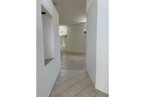 10061 NW 5th St, Plantation, FL 33324 Sold 06/20/24