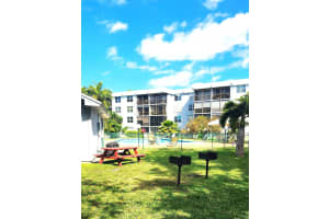 107 Royal Park Drive 3D, Oakland Park, FL 33309 Sold 05/15/24