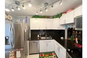 6200 NW 62nd St 203, Tamarac, FL 33319 Sold 07/31/24