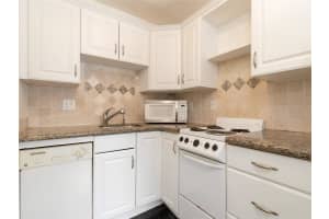 1814 E Oakland Park Blvd APT 55, Oakland Park, FL 33306, Sold 05/10/24