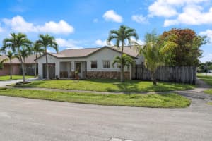 1900 SW 85th Ave, North Lauderdale, FL 33068 Sold 05/17/24