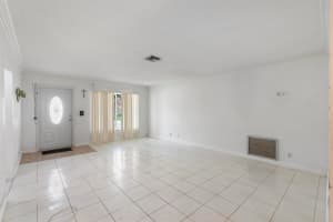 1900 SW 85th Ave, North Lauderdale, FL 33068 Sold 05/17/24
