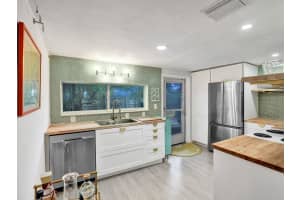 2722 NE 6th Ln, Wilton Manors, FL 33334 Sold 09/13/24