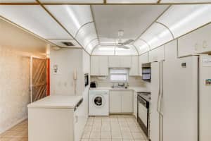 9711 N Hollybrook Lake Dr APT 301, Pembroke Pines, FL 33025, Sold 11/25/24