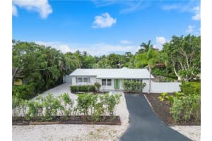 250 NW 10th St, Boca Raton, FL 33432 Sold 05/01/24