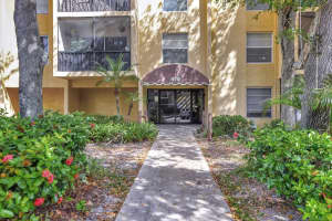 470 NW 20th St 305, Boca Raton, FL 33431 Sold 05/15/24